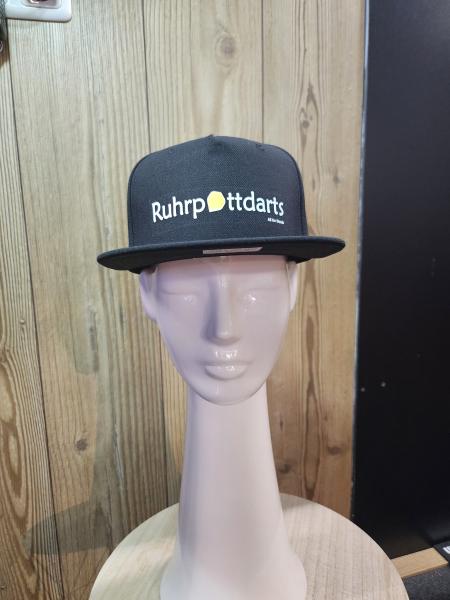 Caps Ruhrpottdarts schwarzer Hintregrund
